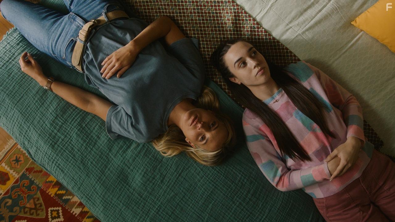 Maggie Garca and Ana Fernndez in Los Protegidos: El regreso (2021)