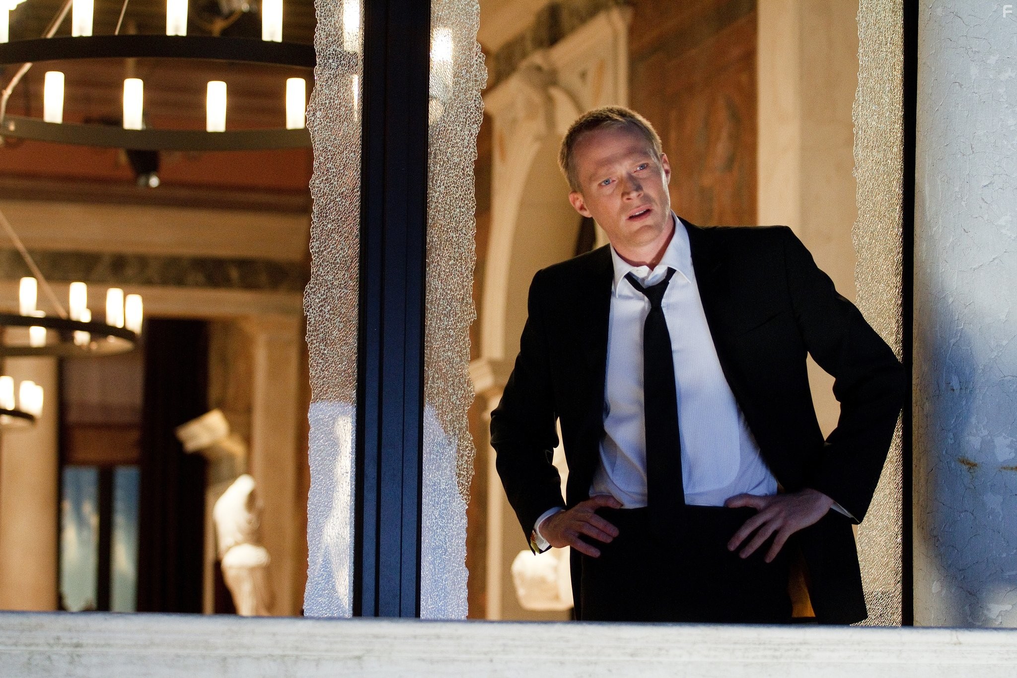 Paul Bettany in Турист (2010)