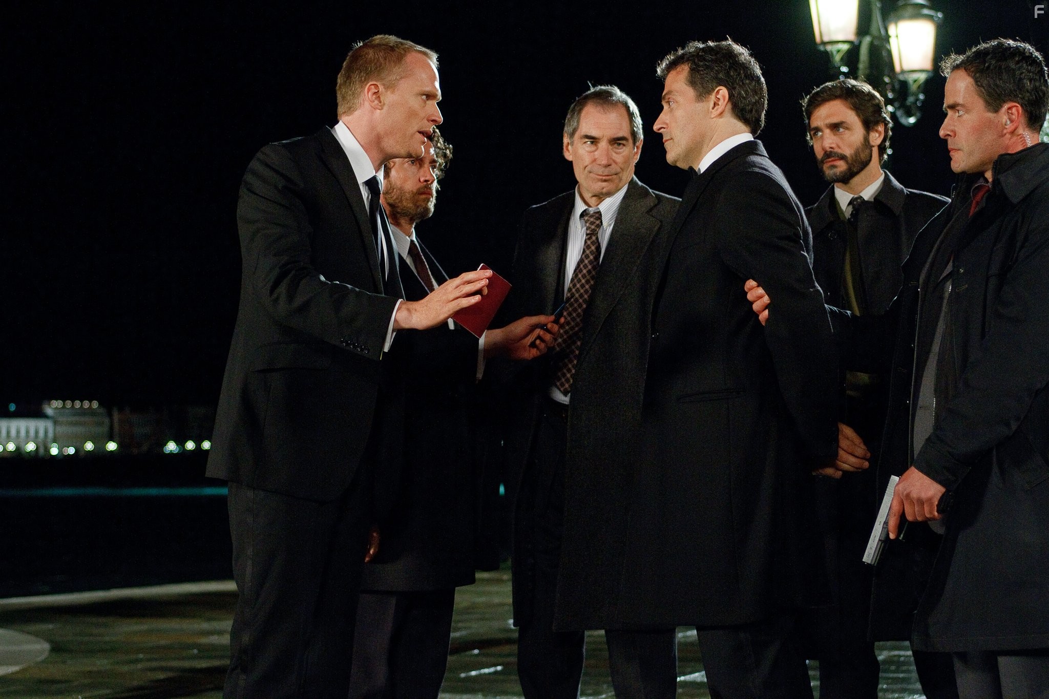 Timothy Dalton, Rufus Sewell, Paul Bettany, Alessio Boni, and Giovanni Guidelli in Турист (2010)