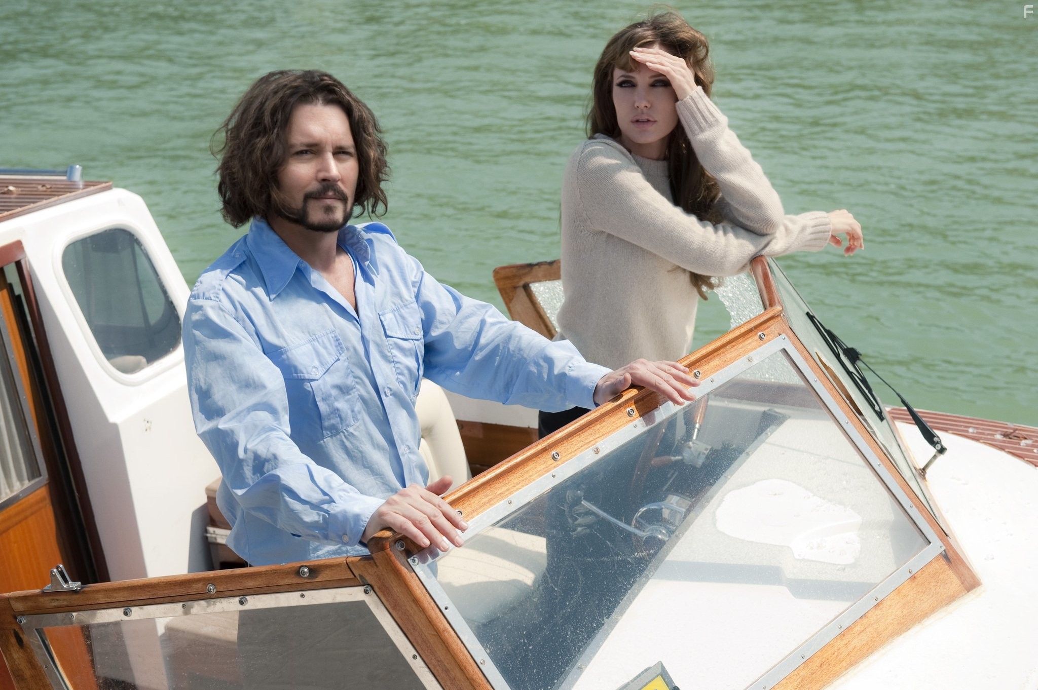 Johnny Depp and Angelina Jolie in Турист (2010)