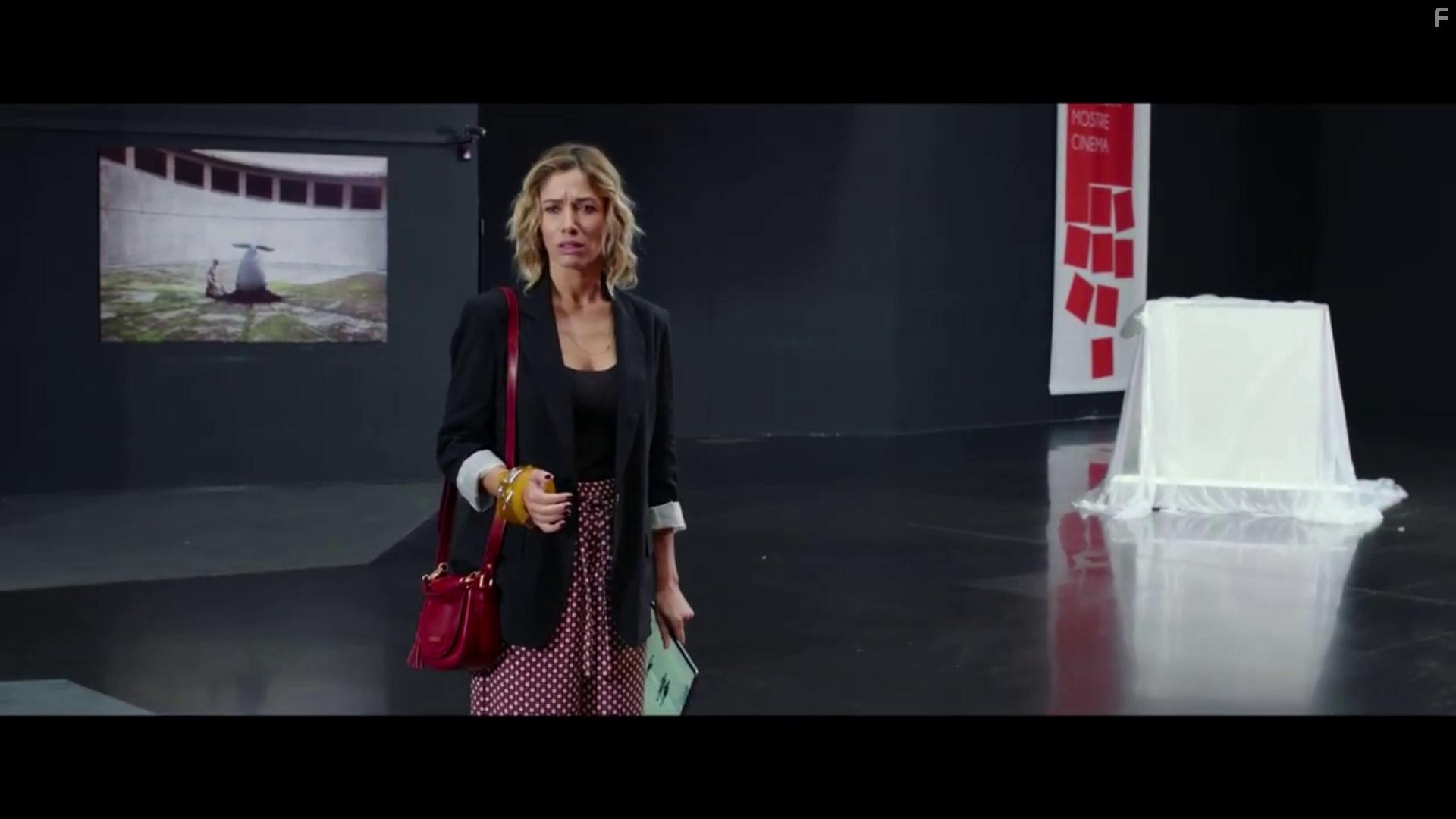 Sarah Felberbaum in Come un gatto in tangenziale - Ritorno a Coccia di Morto (2021)