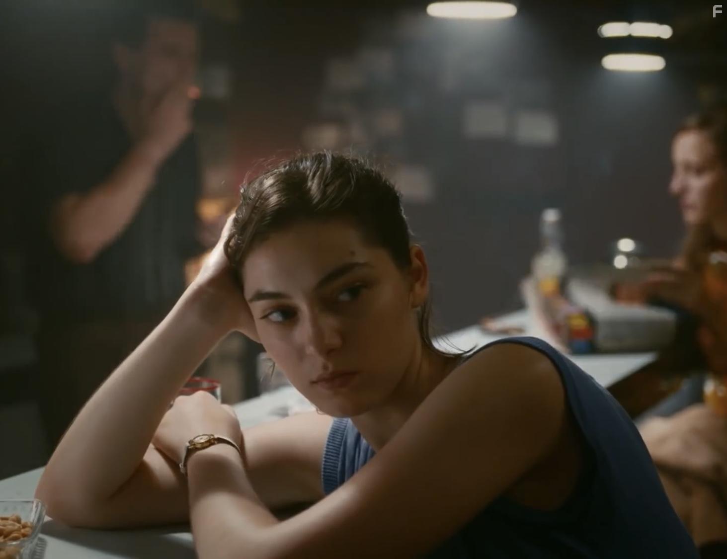 Anamaria Vartolomei in L'vnement (2021)