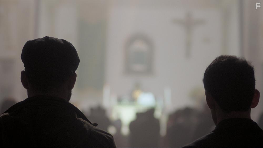 Luis Gerardo Mndez and Miguel ngel Silvestre in Los Enviados (2021)