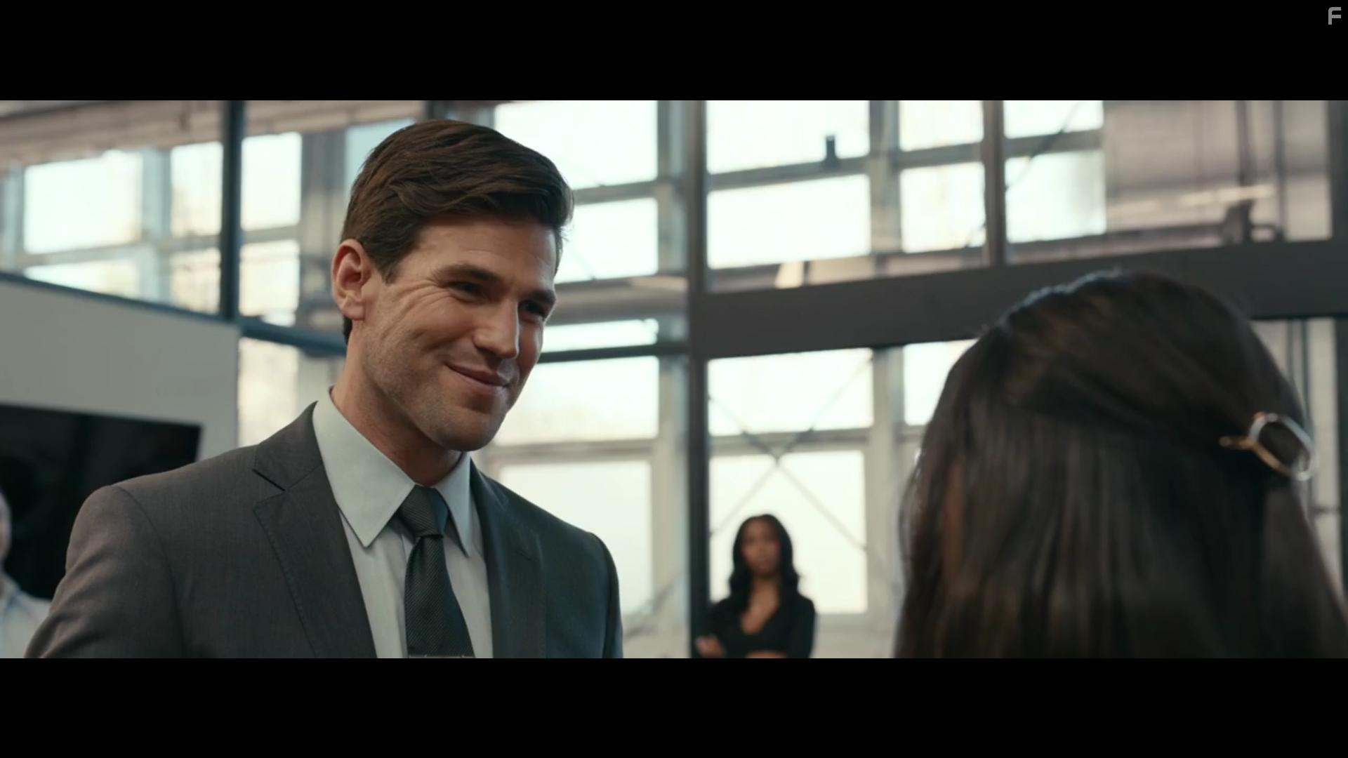 Austin Stowell in The Hating Game (2021)