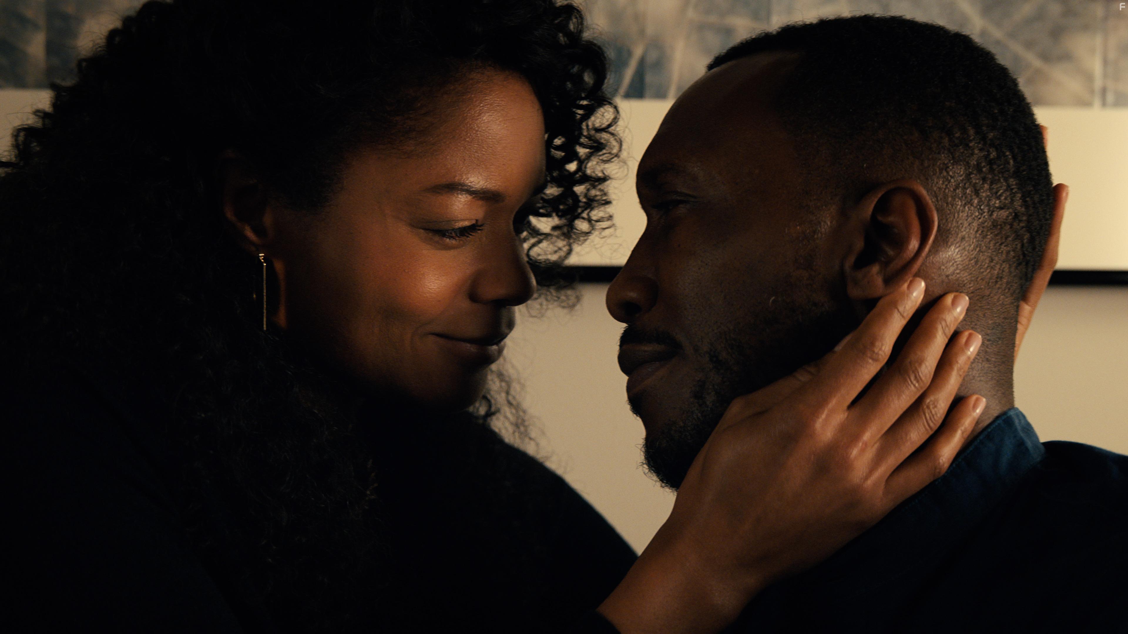 Naomie Harris and Mahershala Ali in Swan Song (2021)