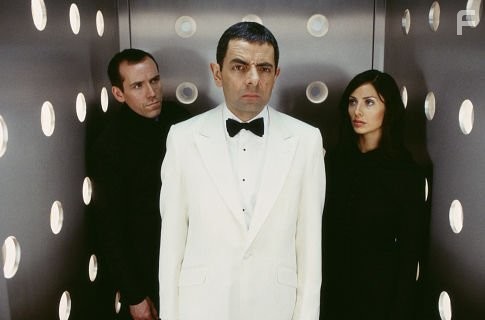 Rowan Atkinson, Natalie Imbruglia, and Ben Miller in Агент Джонни Инглиш (2003)