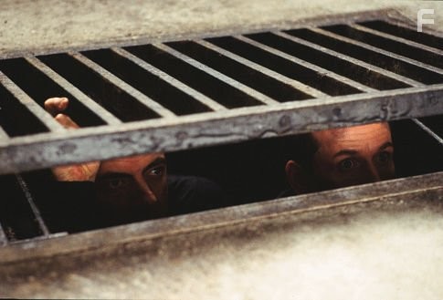 Rowan Atkinson and Ben Miller in Агент Джонни Инглиш (2003)