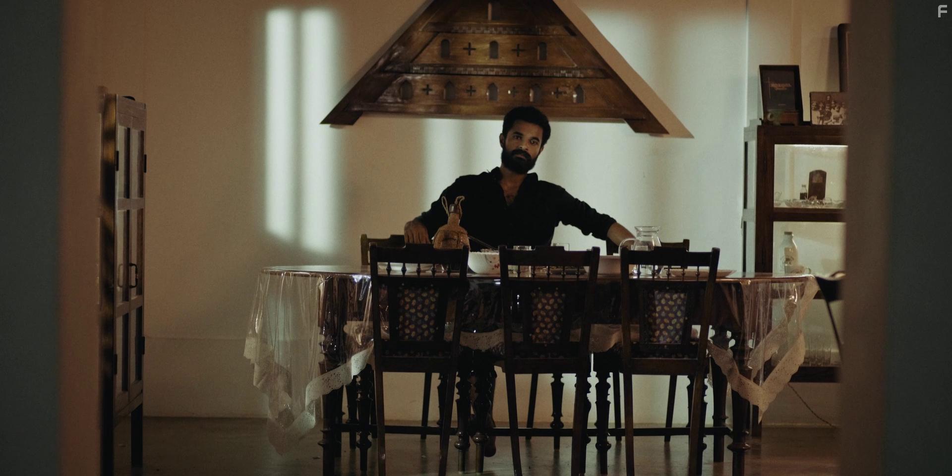 Vinoth Thanigasalam, Nishanth Kalidindi, Judah Paul, Jitin Moni, Azeem Mohammad, Jaison Jacob John, Ignaitious Aswin, Hestin Jose Joseph, and Hakkim Shah in Kadaseela Biriyani (2021)