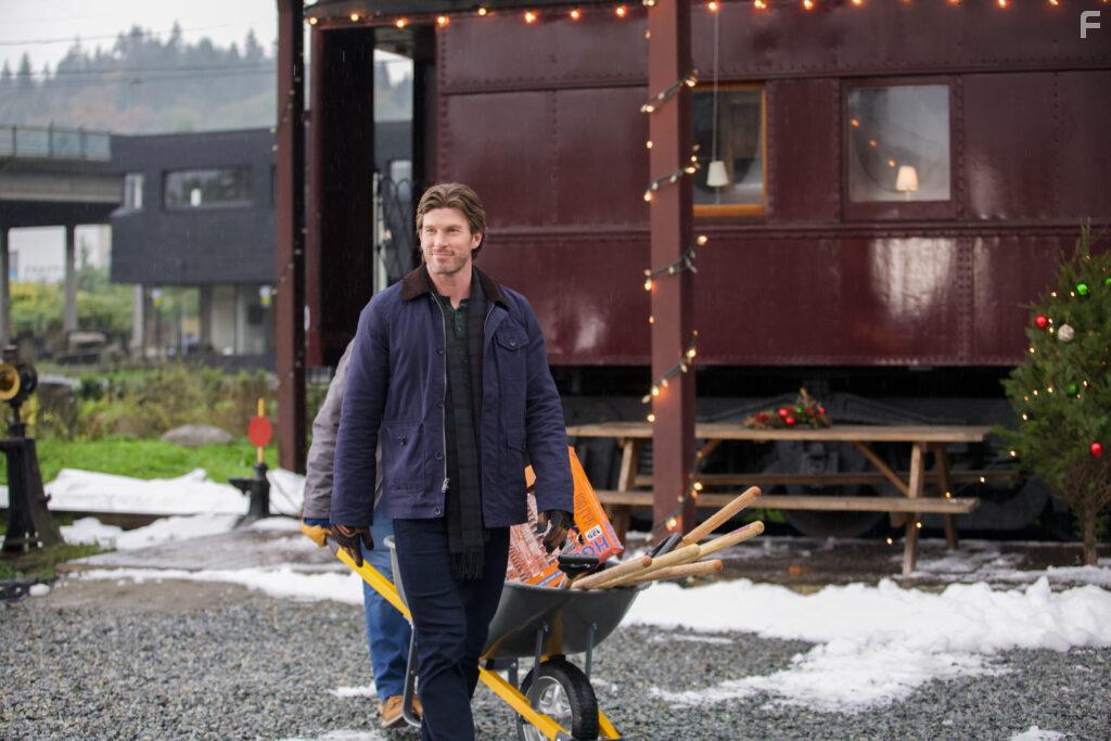 Christopher Russell in A Lot Like Christmas (2021)