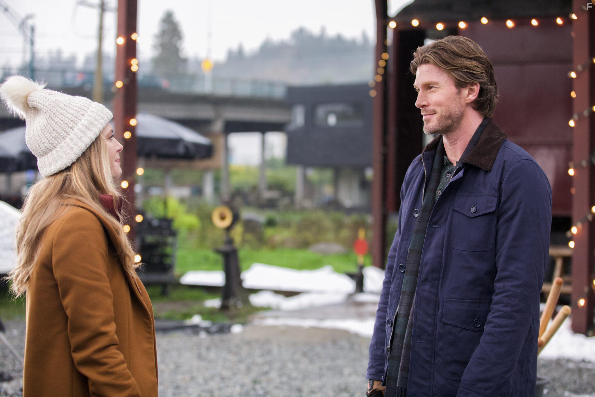 Maggie Lawson and Christopher Russell in A Lot Like Christmas (2021)