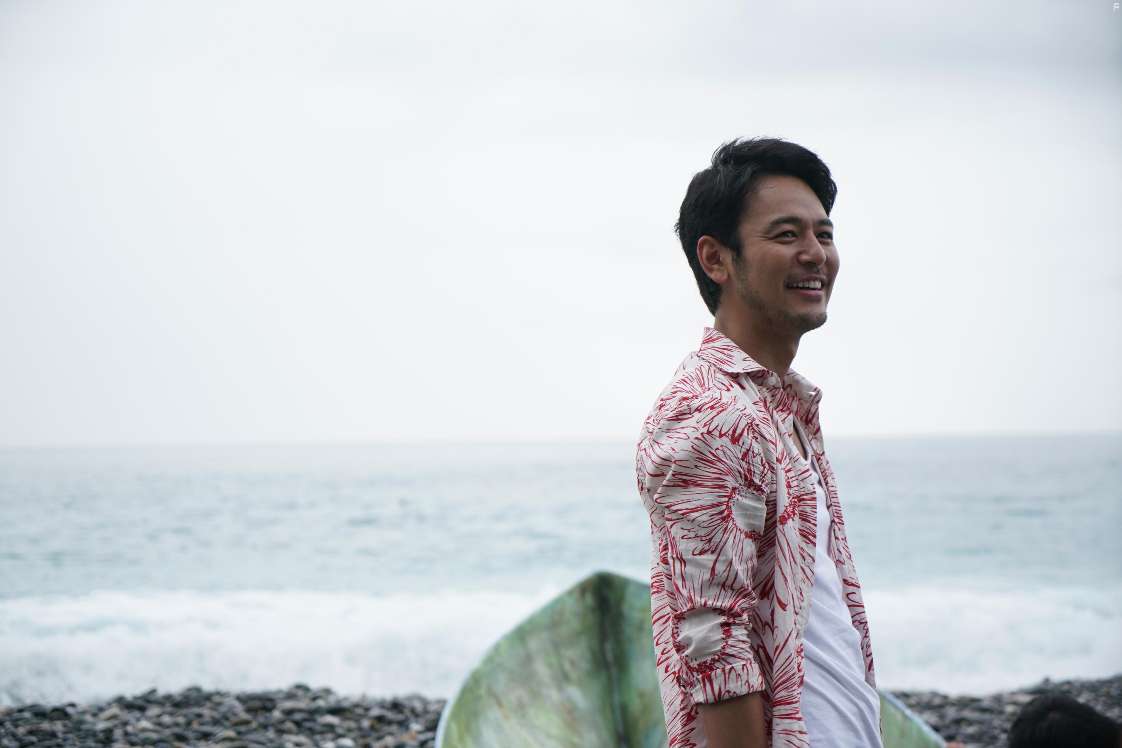 Satoshi Tsumabuki in Paradise Next (2019)