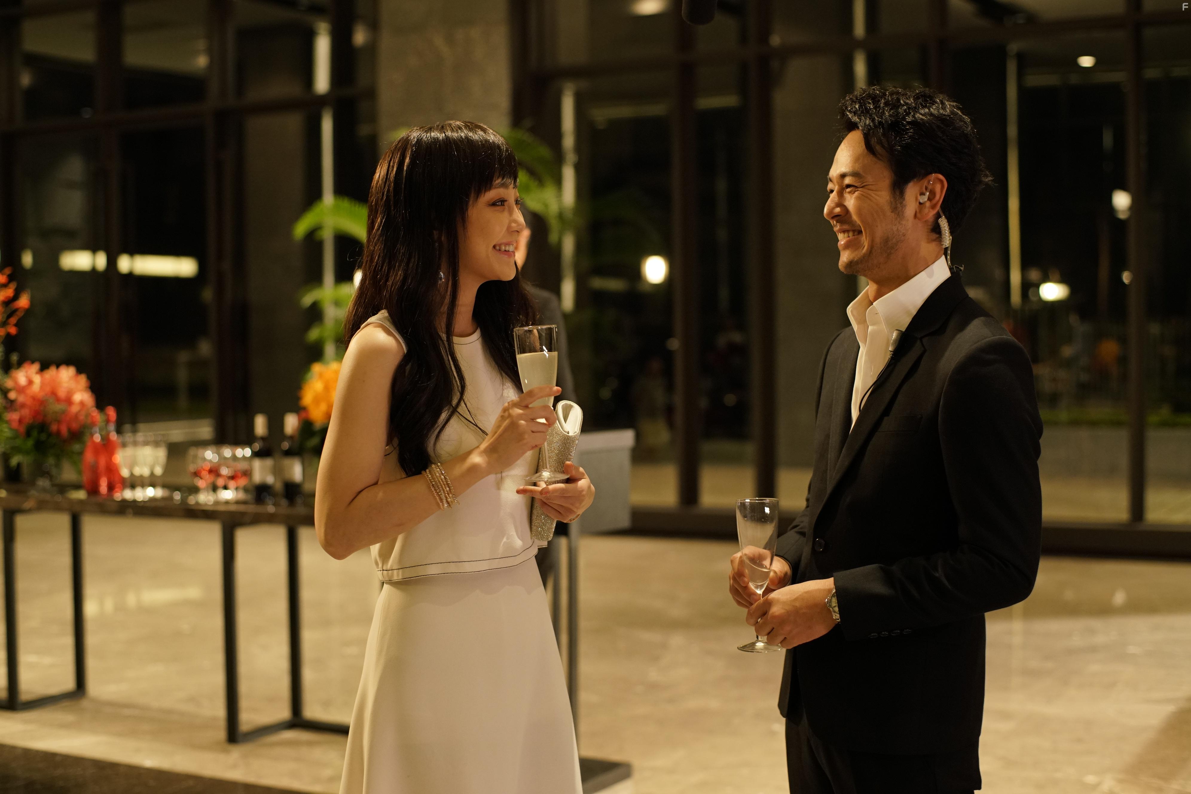 Satoshi Tsumabuki and Nikki Hsieh in Paradise Next (2019)