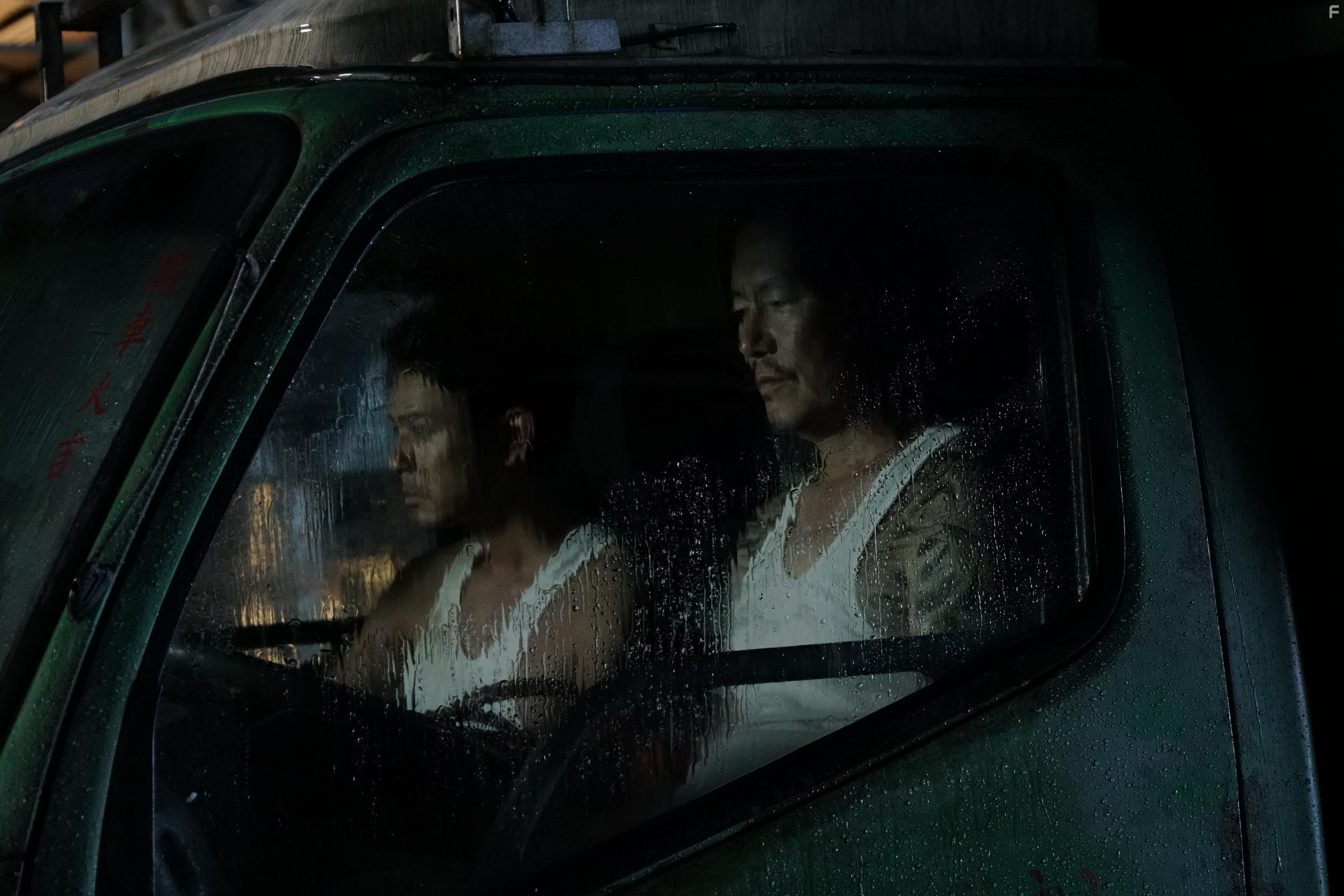 Etsushi Toyokawa and Satoshi Tsumabuki in Paradise Next (2019)