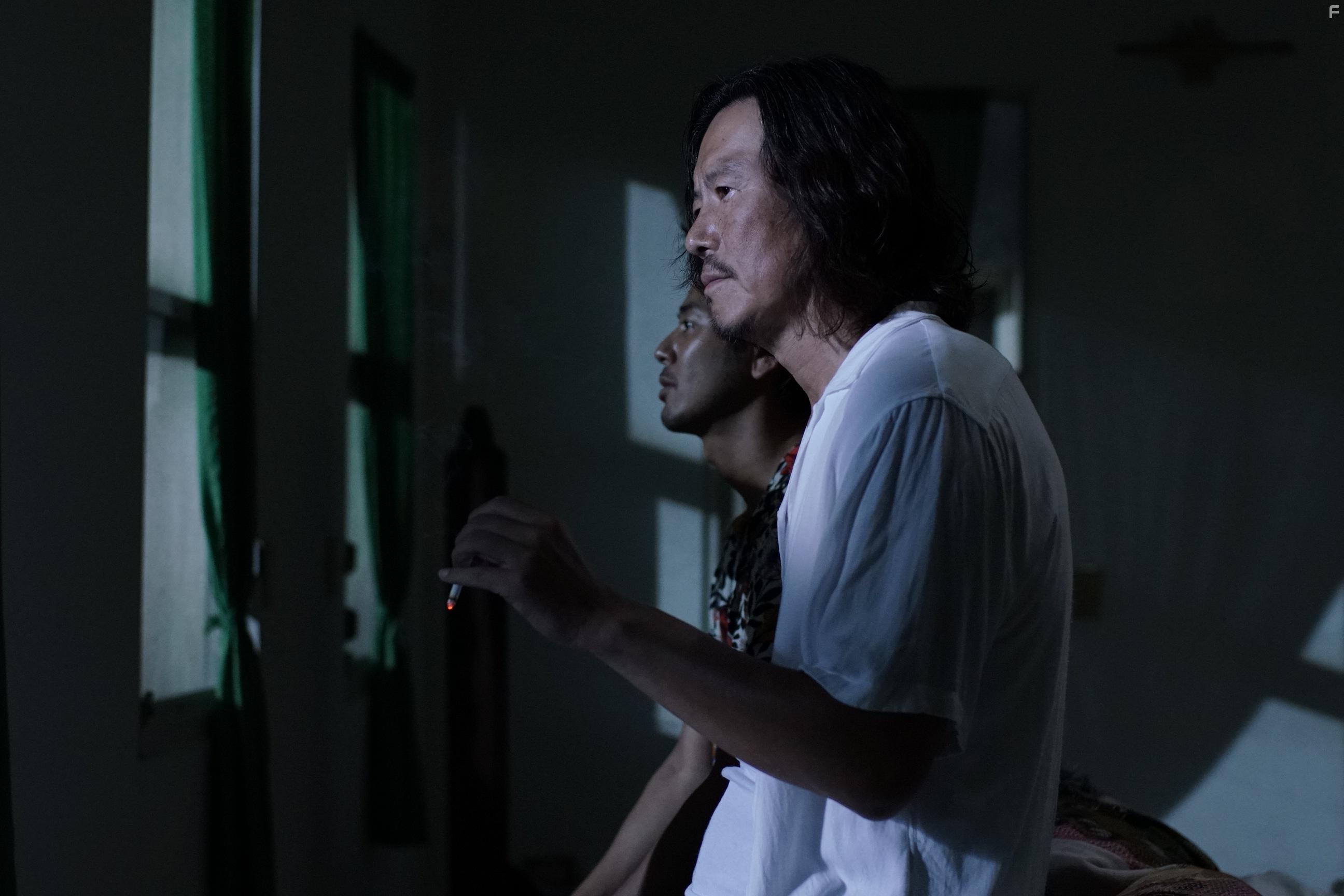 Etsushi Toyokawa and Satoshi Tsumabuki in Paradise Next (2019)