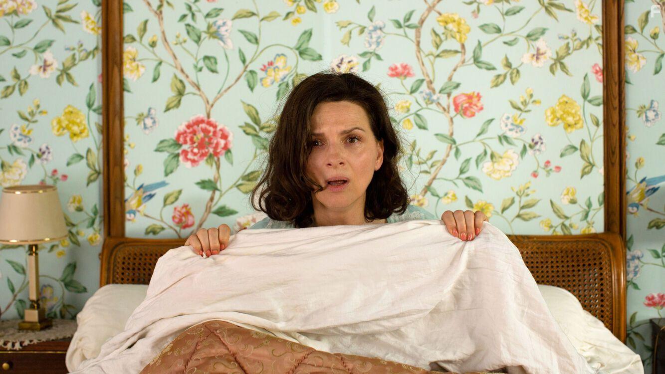 Juliette Binoche in La bonne pouse (2020)