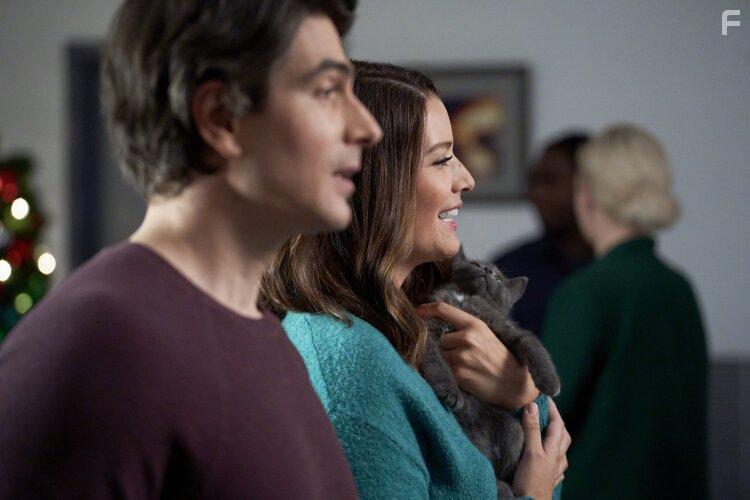 Brandon Routh and Kimberley Sustad in The Nine Kittens of Christmas (2021)