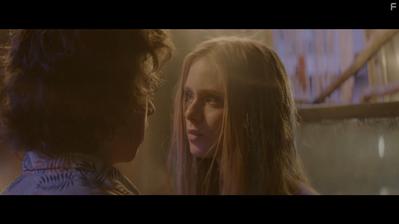 Santiago Barajas and Loreto Peralta in T eres mi problema (2021)