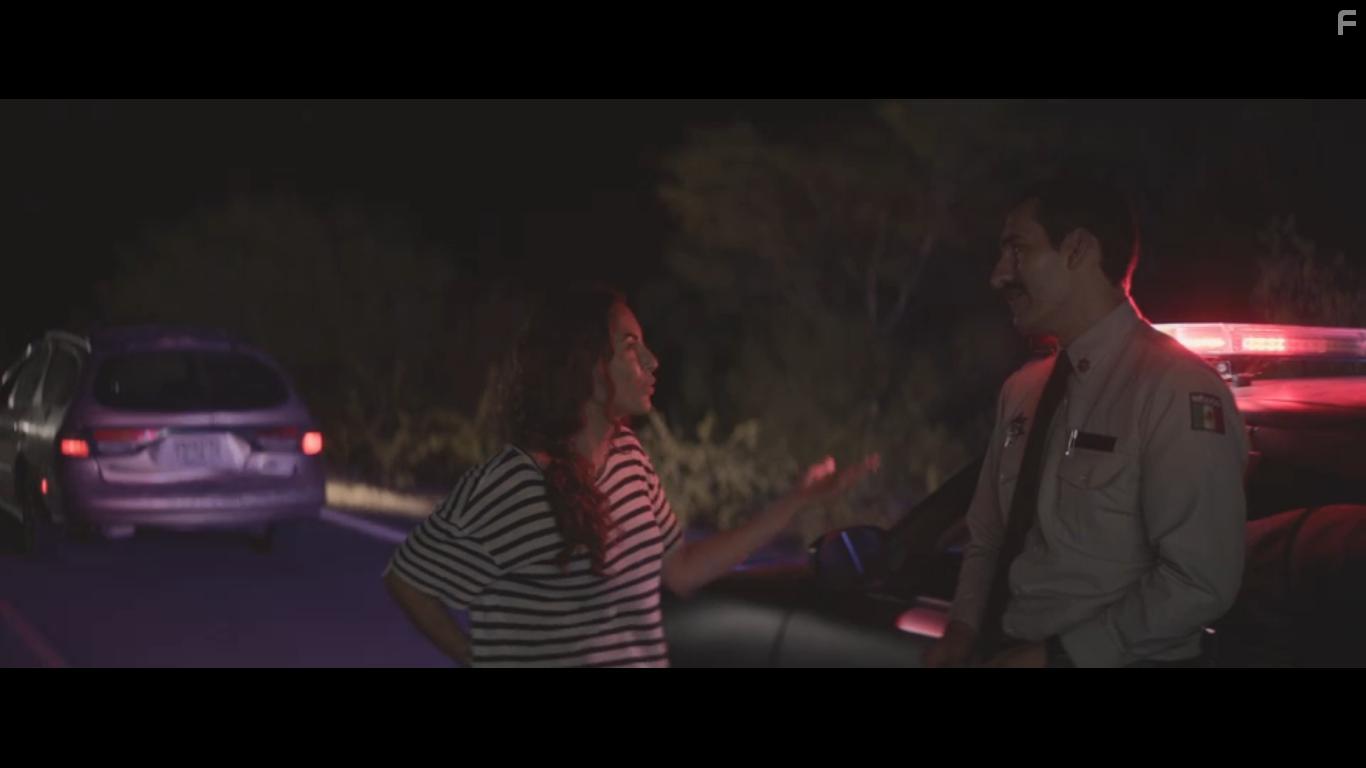 Brbara Mori and Pisano in T eres mi problema (2021)