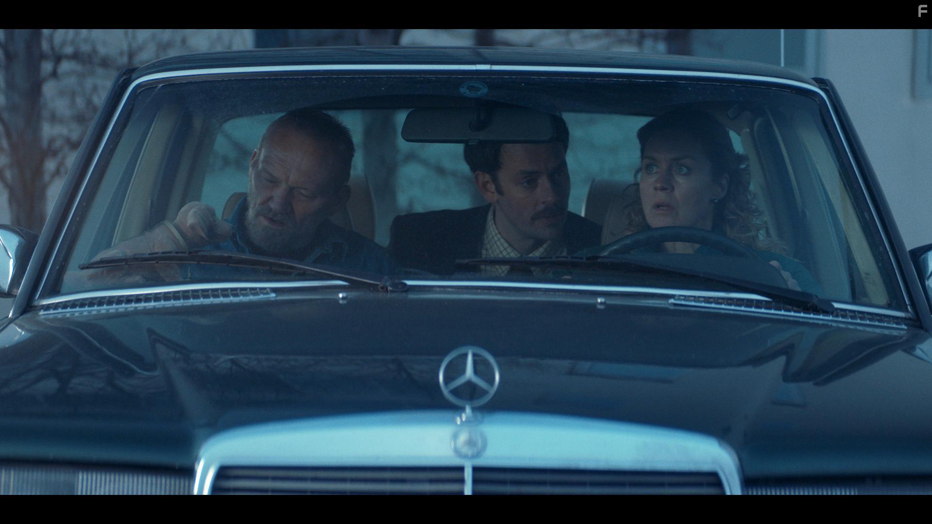 Ingvar Sigurdsson, Nna Dgg Filippusdttir, and Gsli rn Gararsson in Verbin (2021)