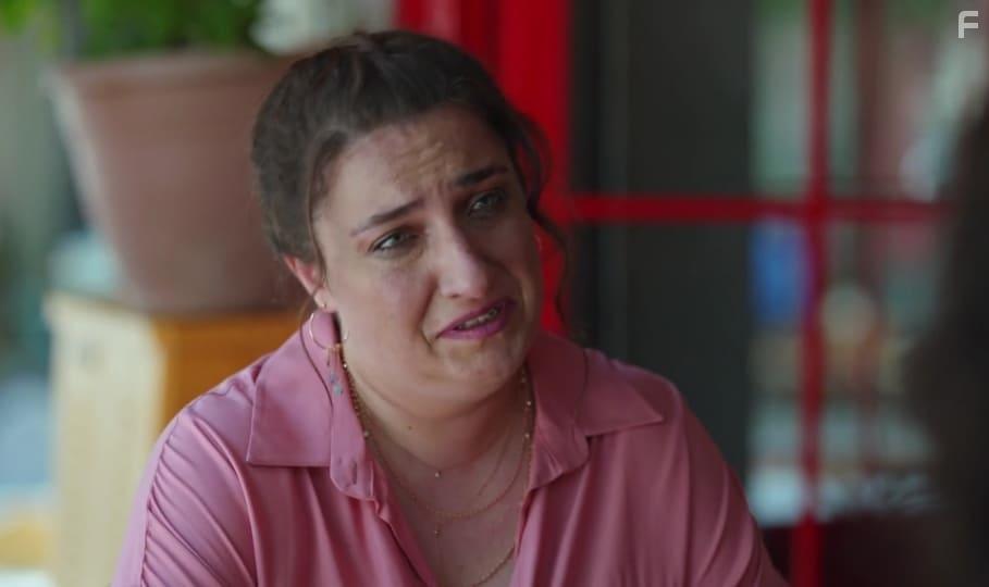 Gulcin Kultur Sahin in Ilk Ve Son (2021)