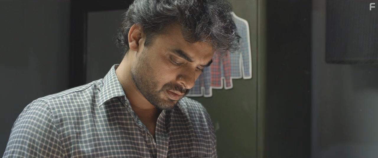 Minnal Murali (2021)