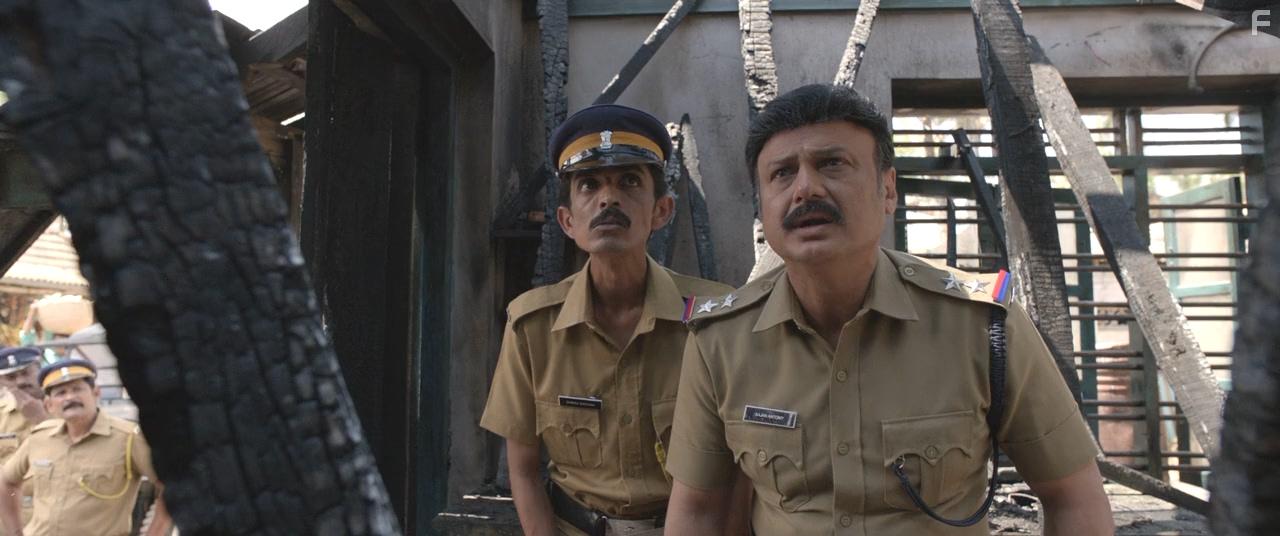 Minnal Murali (2021)