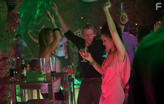 Marc Warren and Eloise Joseph in Бешеные псы (2011)