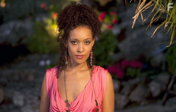 Eloise Joseph in Бешеные псы (2011)