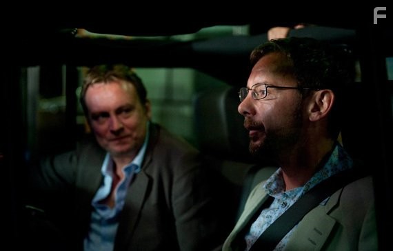 Philip Glenister in Бешеные псы (2011)