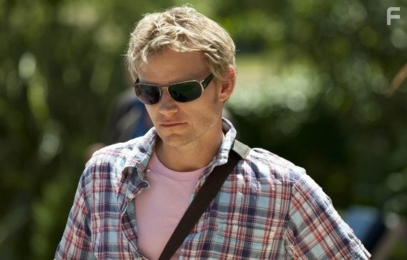 Marc Warren in Бешеные псы (2011)