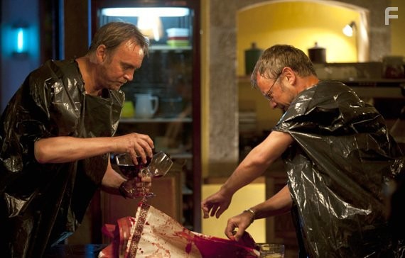Philip Glenister and John Simm in Бешеные псы (2011)