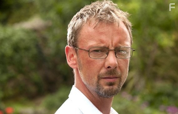 John Simm in Бешеные псы (2011)