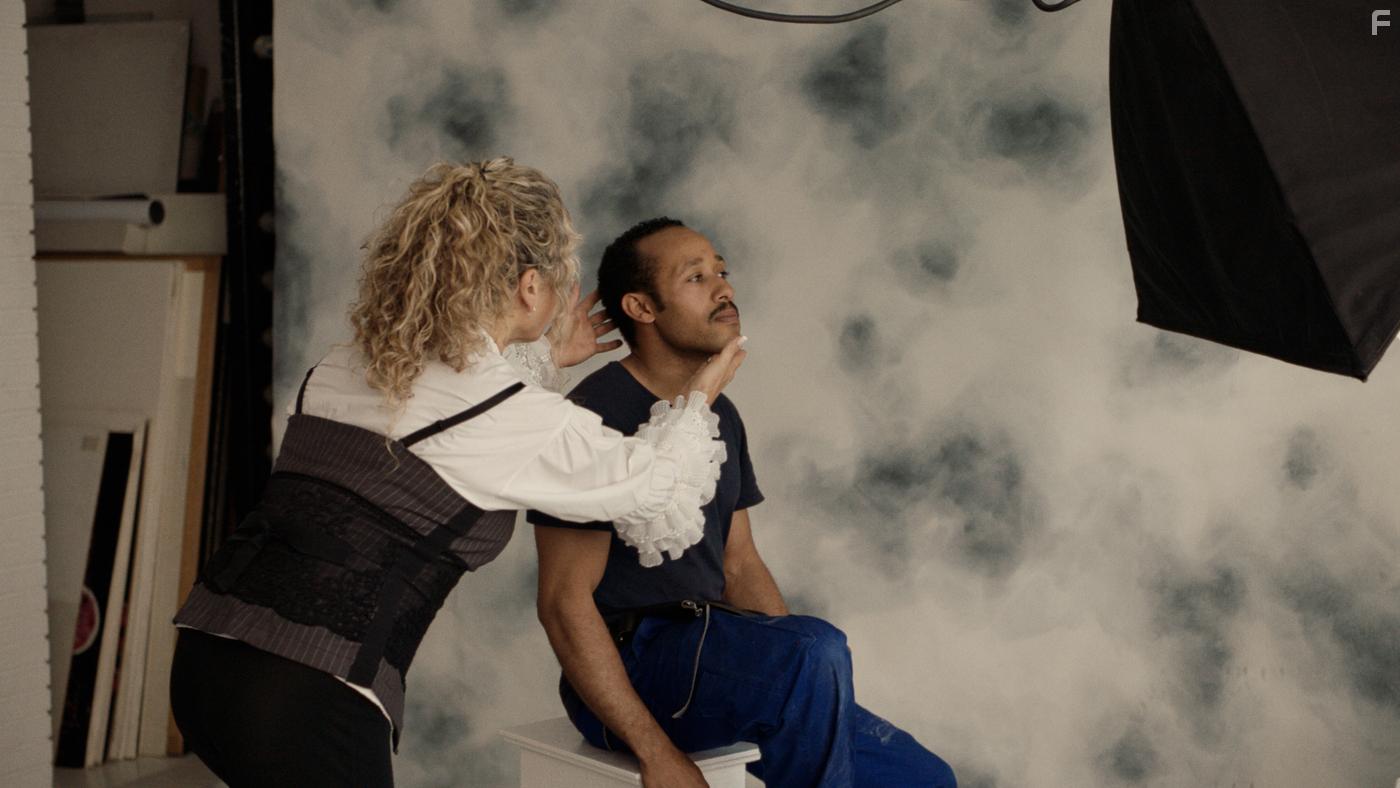 Sis dies corrents (2021)