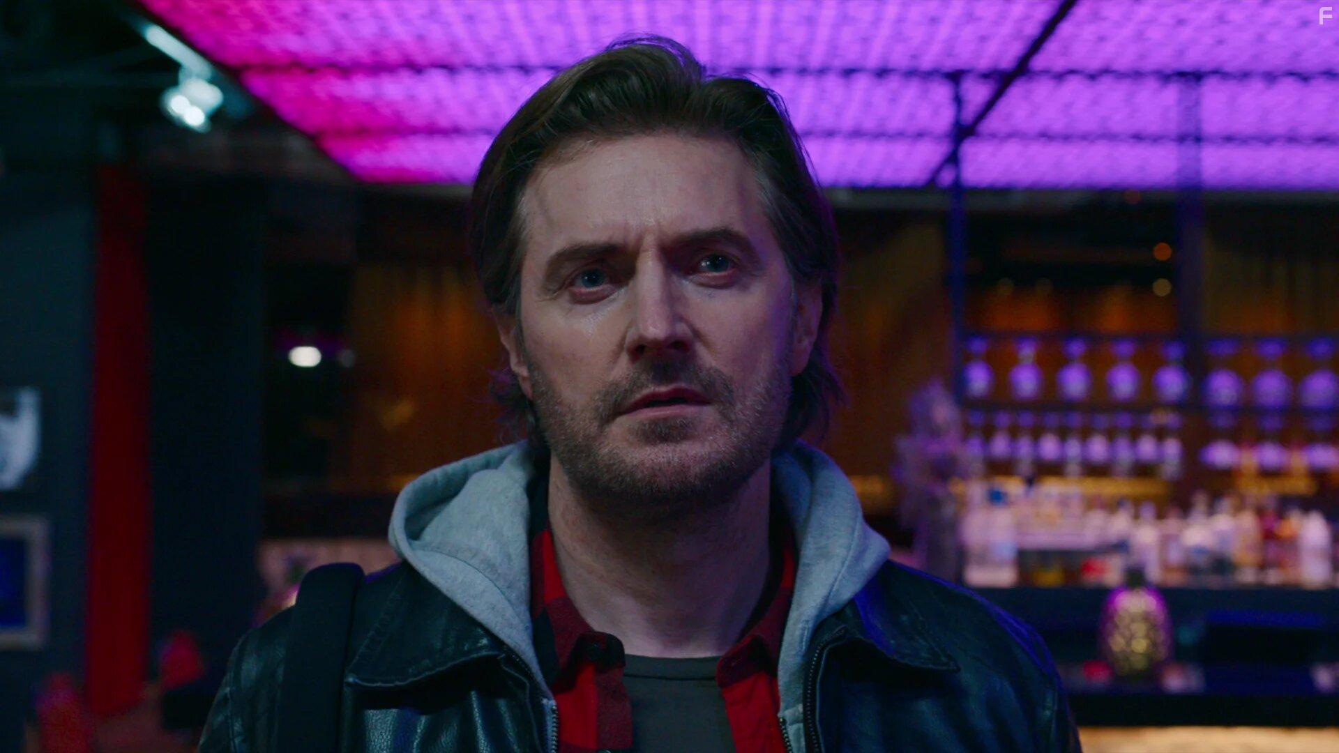 Richard Armitage in Stay Close: Episode #1.3 (2021)