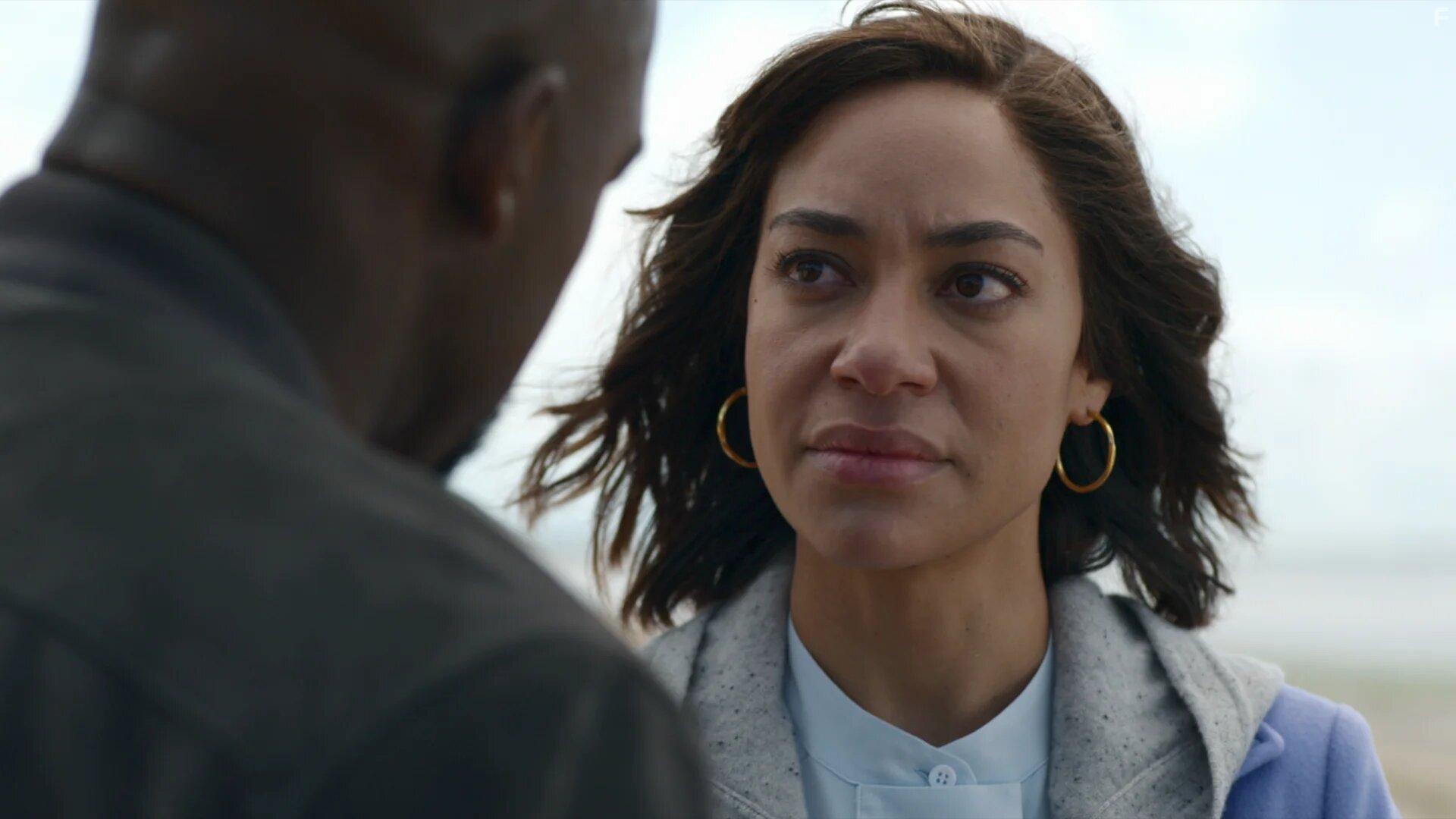 Cush Jumbo in Stay Close: Episode #1.7 (2021)