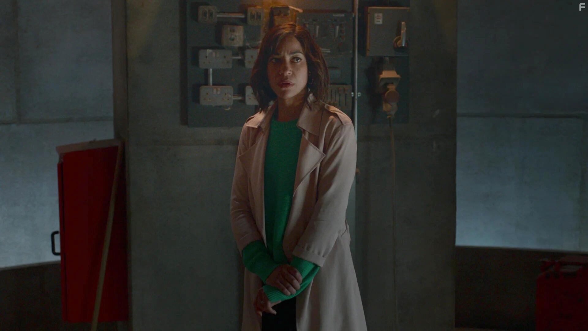 Cush Jumbo in Stay Close: Episode #1.5 (2021)