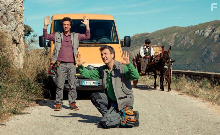 Salvatore Ficarra and Valentino Picone in Incastrati (2022)