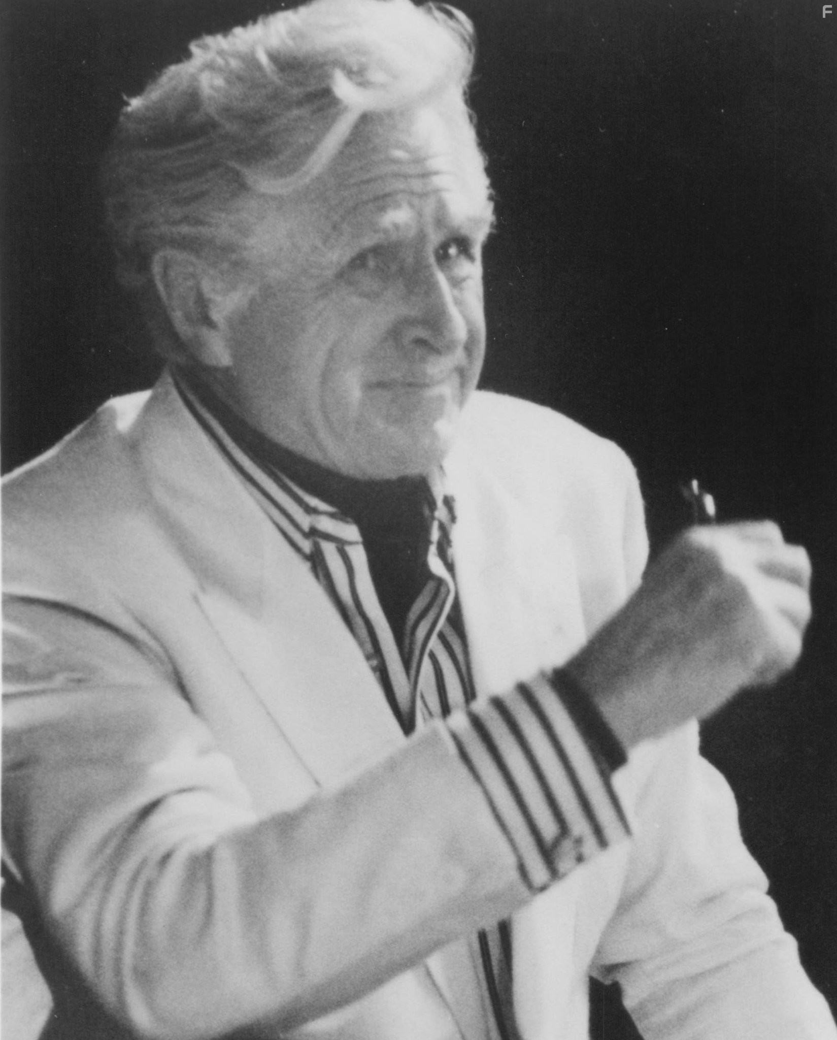 Lloyd Bridges in Джо против вулкана (1990)
