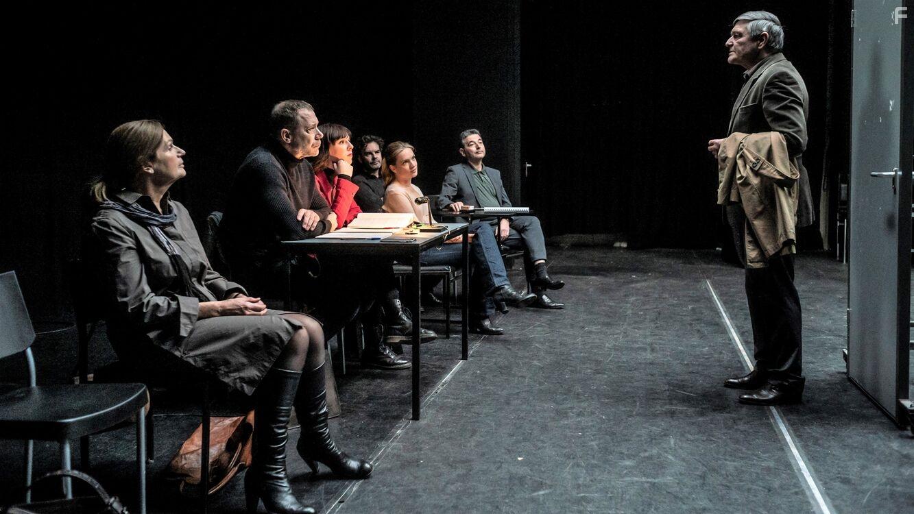 Pierre Bokma, Tom Dewispelaere, and Anniek Pheifer in Nr. 10 (2021)