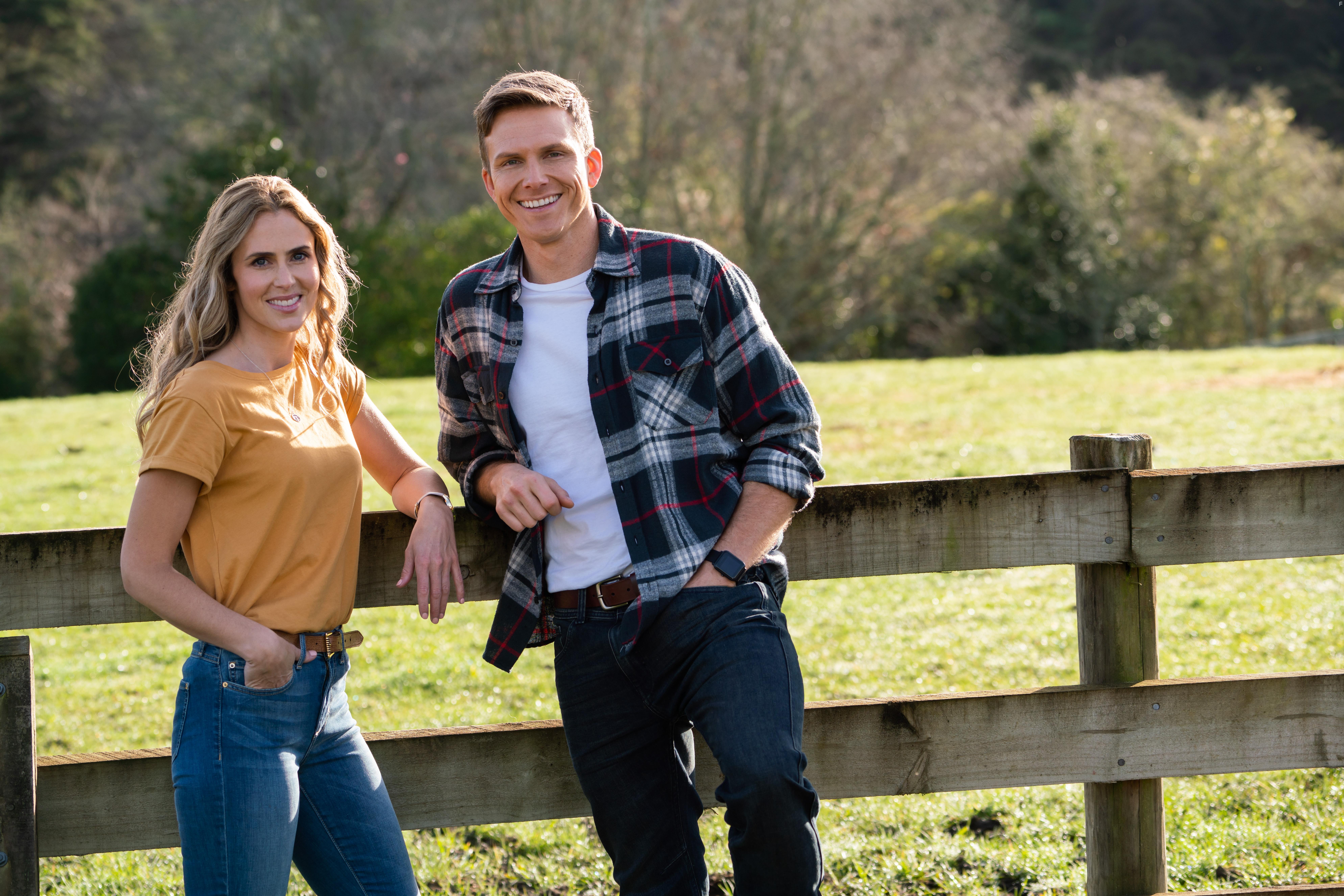 Anna Hutchison and Simon Arblaster in A Love Yarn (2021)