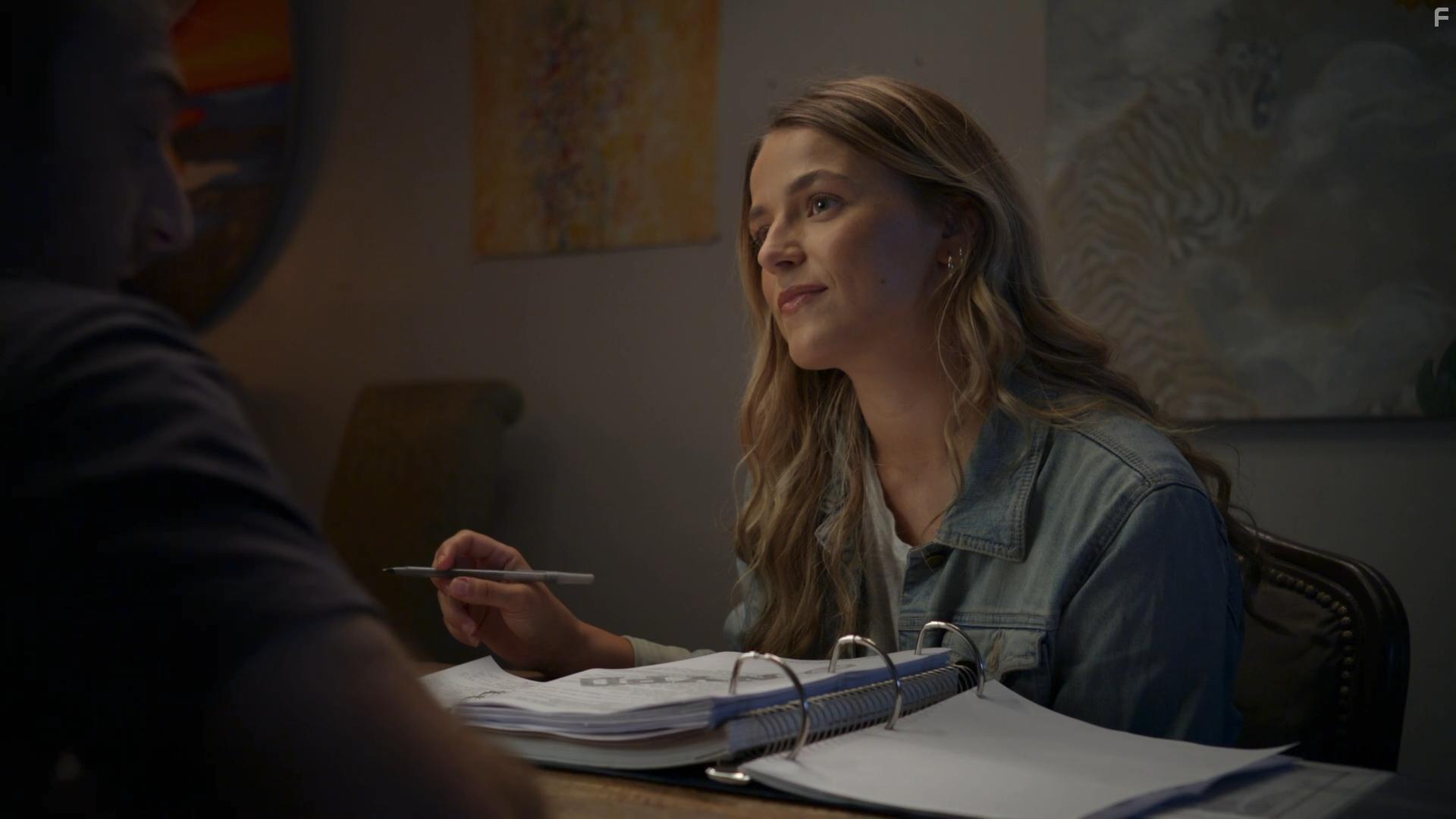 Rosario Amico and Taylor Karin in A Good Cop (2021)