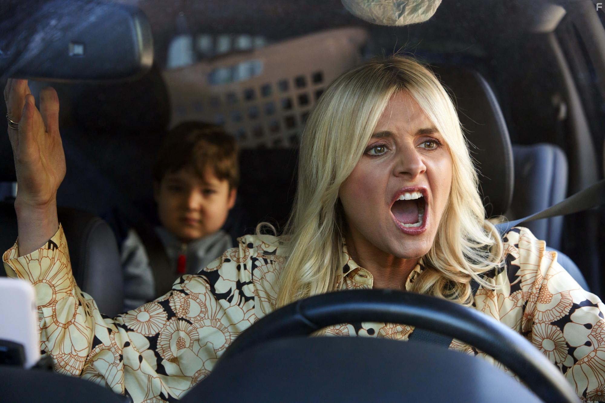 Eliza Coupe in Pivoting (2022)