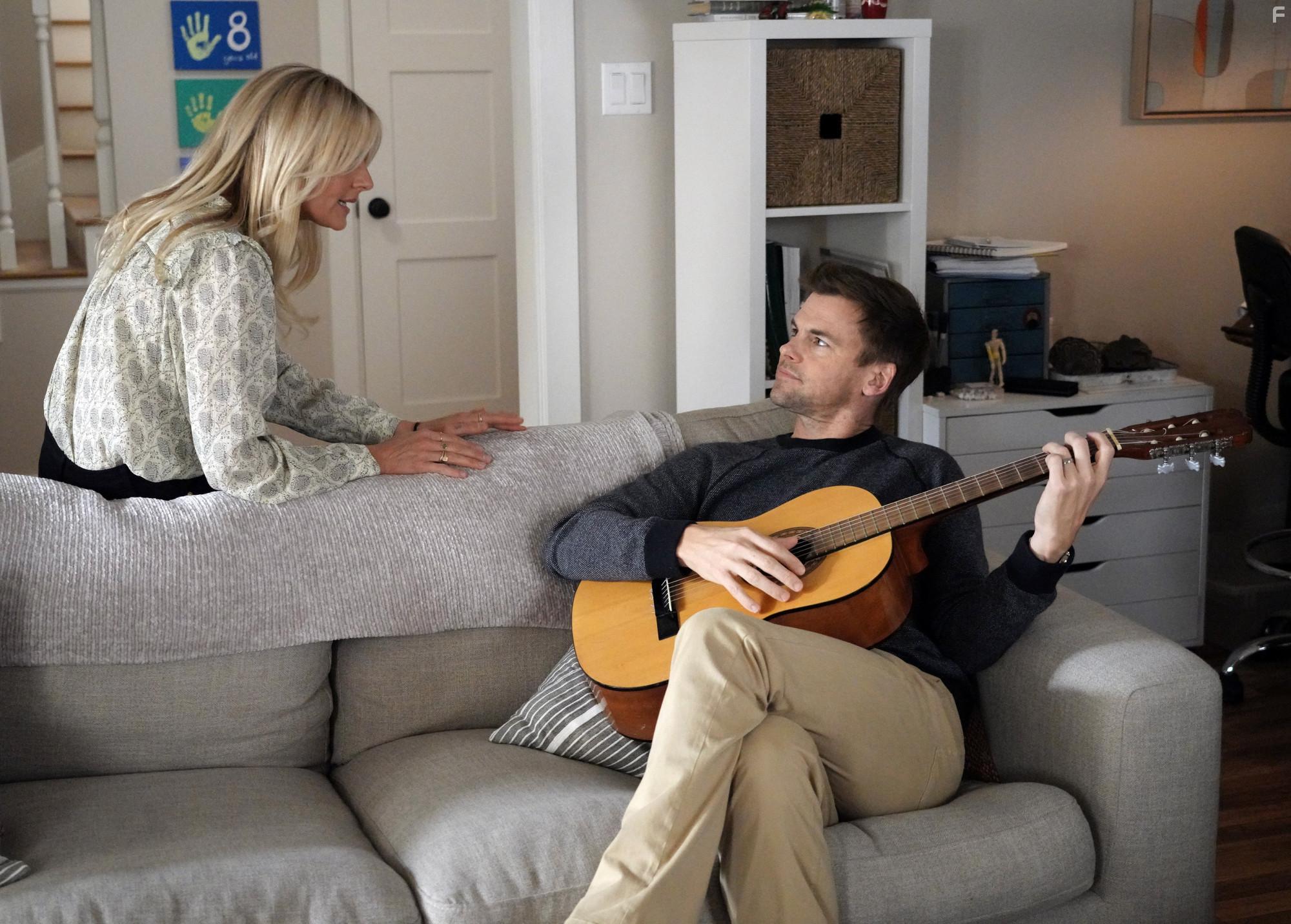 Tommy Dewey and Eliza Coupe in Pivoting (2022)