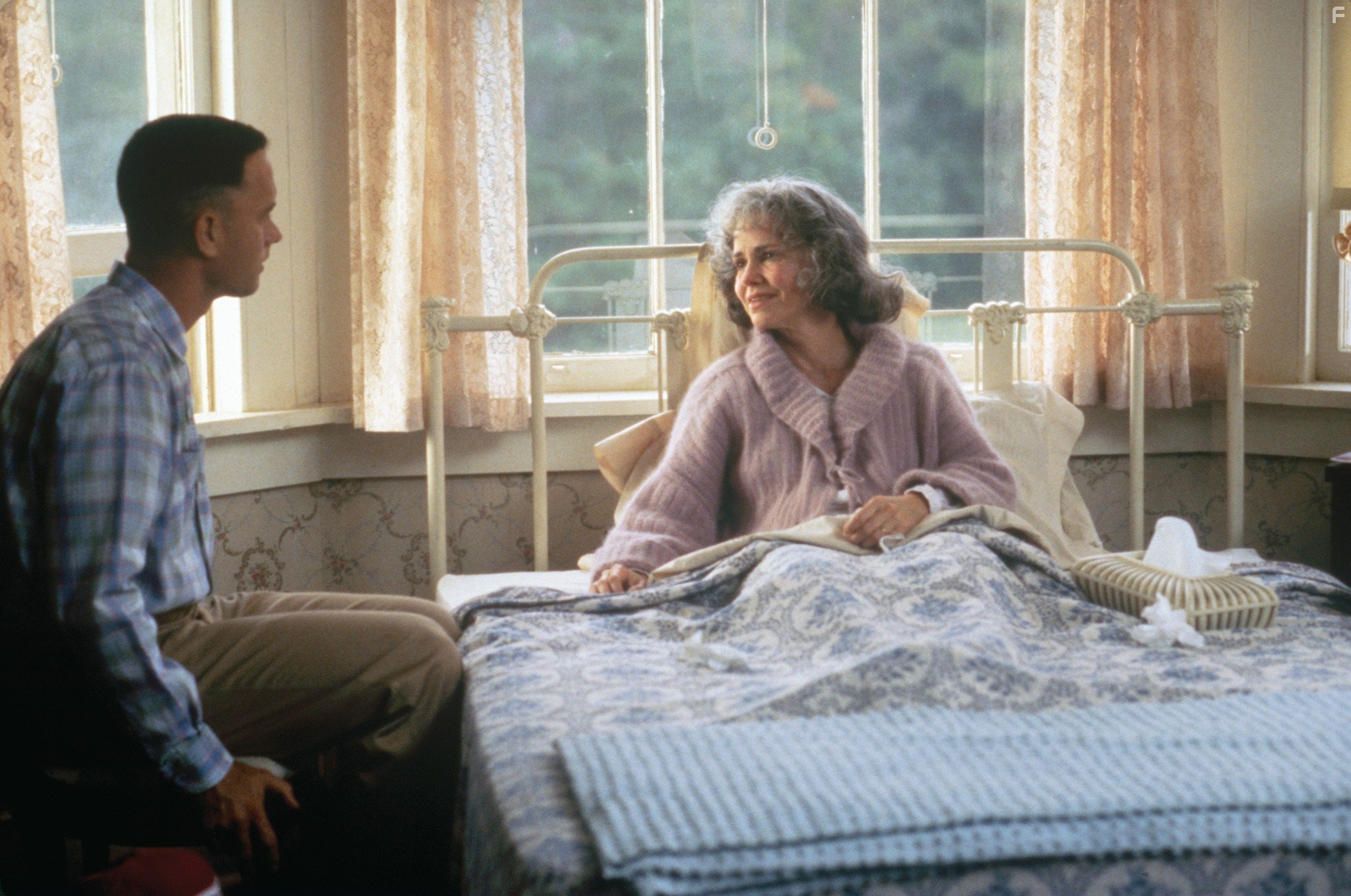 Tom Hanks and Sally Field in Форрест Гамп (1994)
