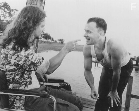 Tom Hanks and Gary Sinise in Форрест Гамп (1994)