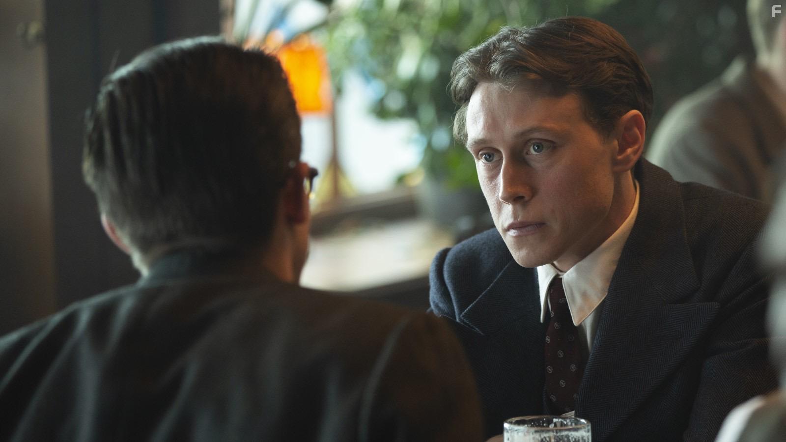 George MacKay in Mnchen - Im Angesicht des Krieges (2021)