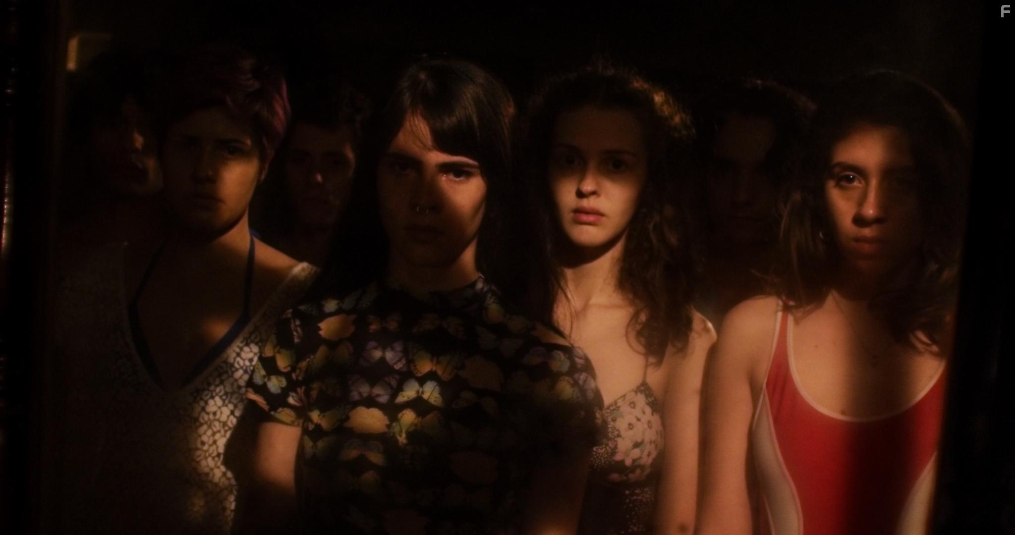 Clara Pinheiro, Rana Sui, Marina Alencar, and Ana Rita Gurgel in A Noite Amarela (2019)