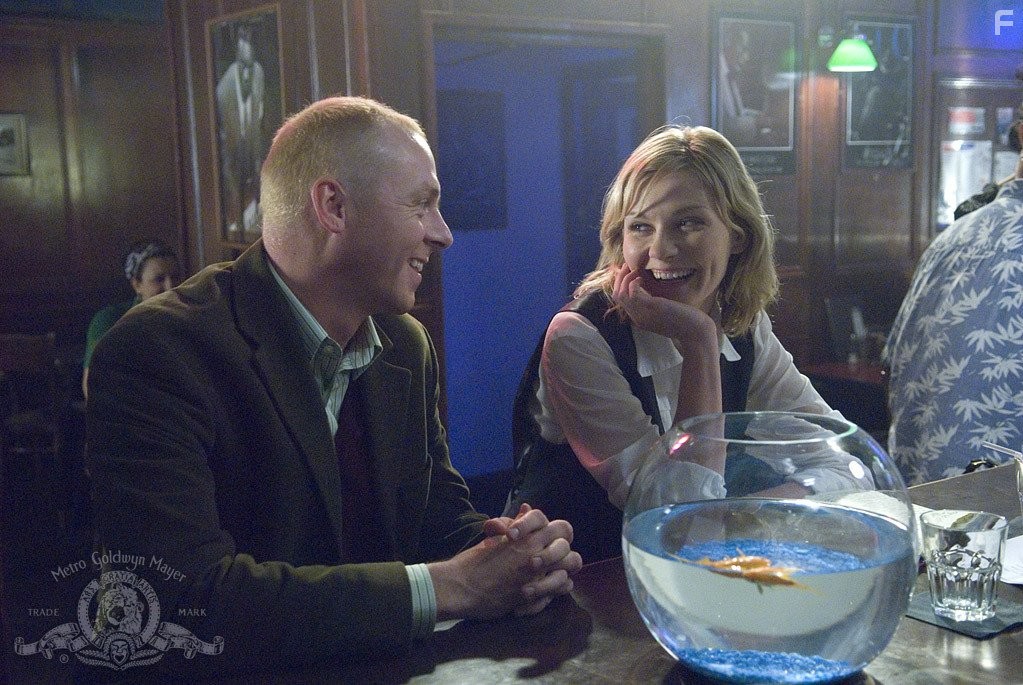 Kirsten Dunst and Simon Pegg in Как потерять друзей и заставить всех тебя ненавидеть (2008)