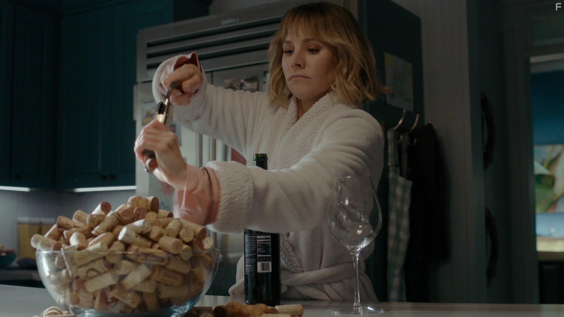 The Woman in the House Across the Street from the Girl in the Window (2022)