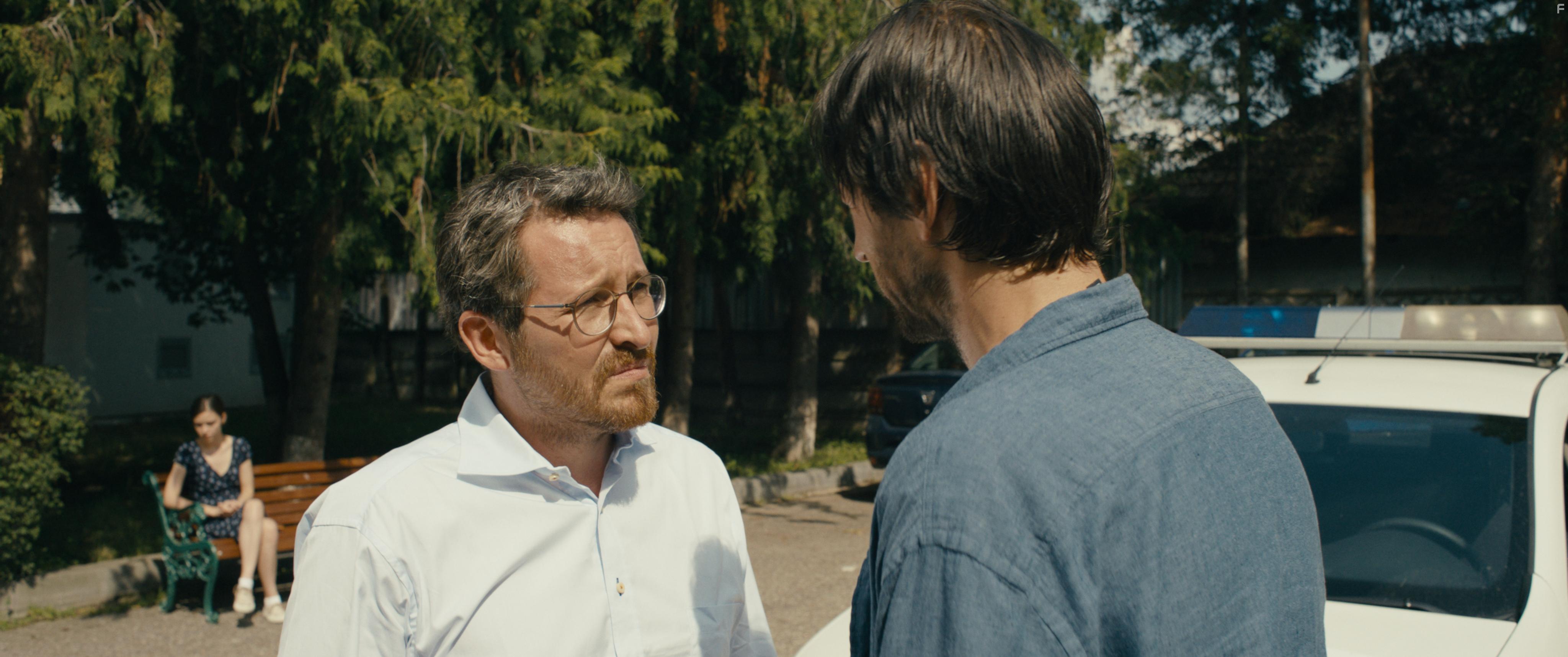 Emanuel Parvu, Bogdan Farcas, and Ioana Bugarin in Neidentificat (2020)